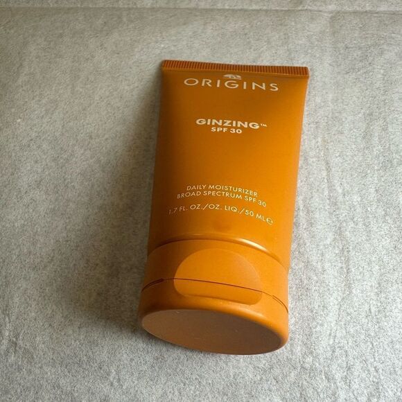 GinZing™ SPF 30 Daily Moisturizer Sunscreen Origins Size: 1.7 oz - Picture 2 of 3